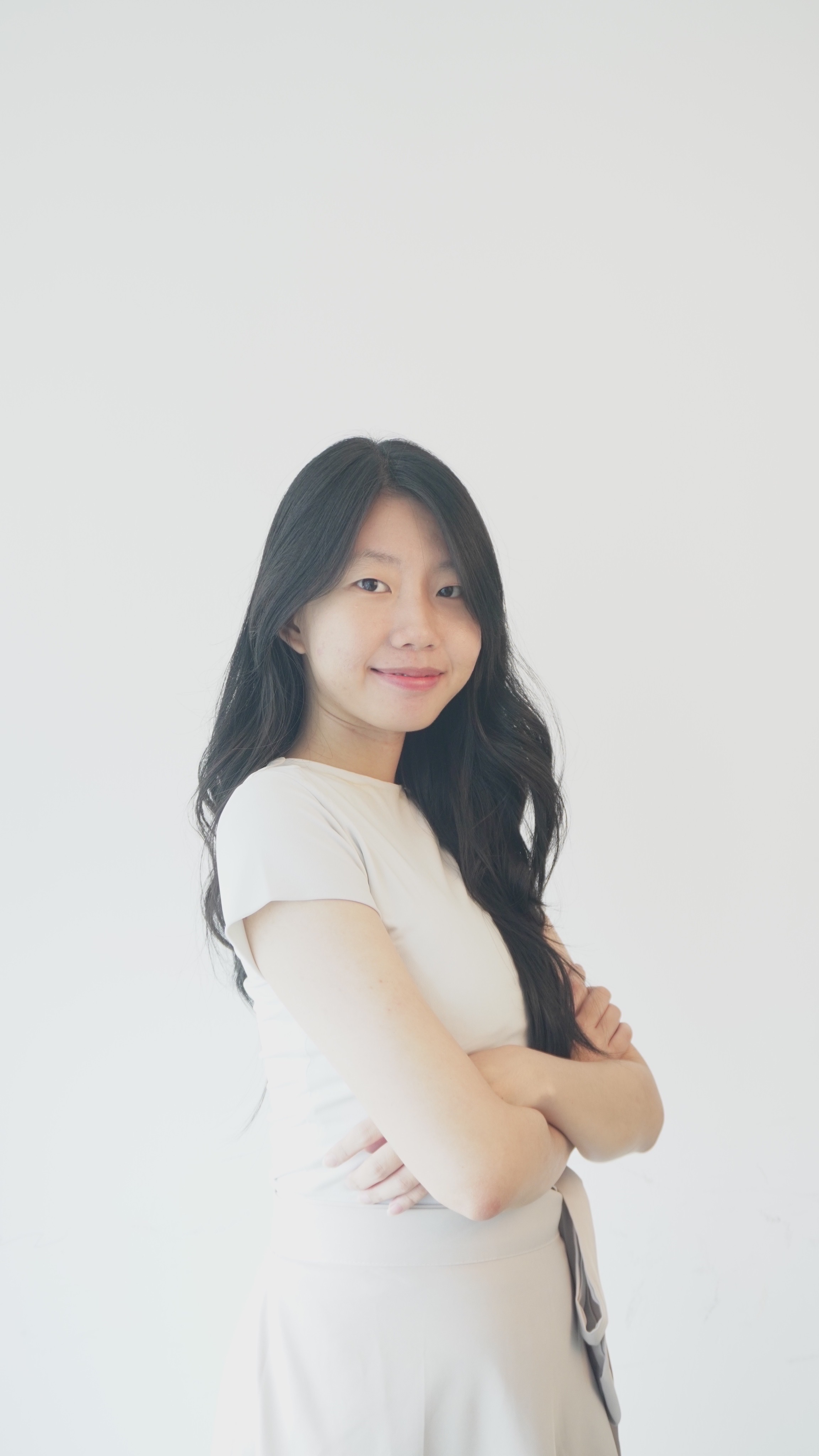 Fini Charisa headshot